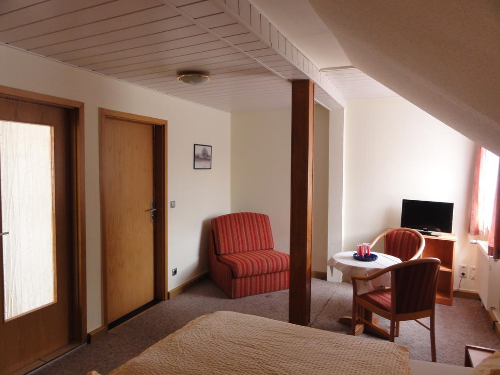 Hotel Garni Melchendorf Ερφούρτη Δωμάτιο φωτογραφία